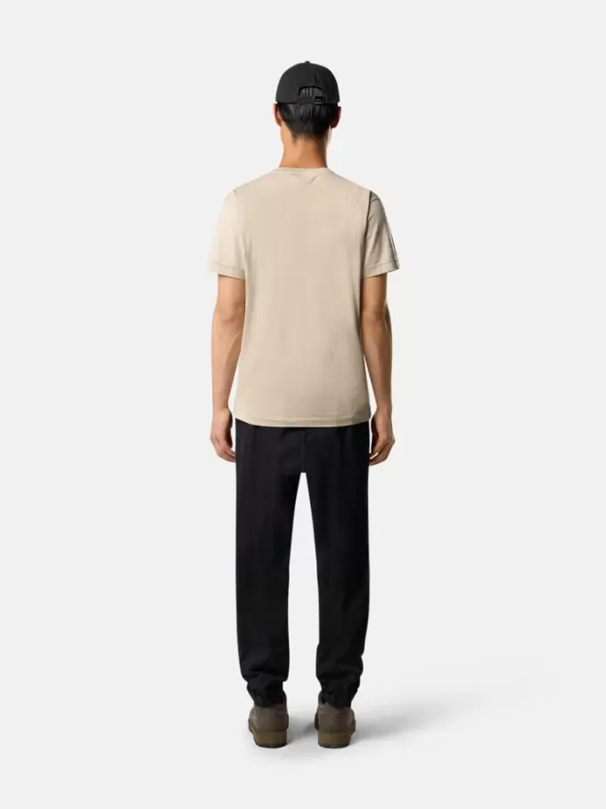 Slim-Fit-T-Shirt mit kurzen Ärmeln und Kompass-Aufnäher