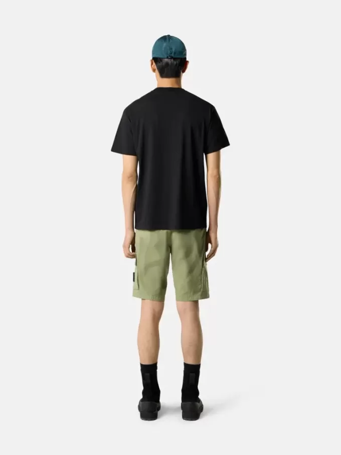 Slim-Fit-T-Shirt mit kurzen Ärmeln und Kompass-Aufnäher